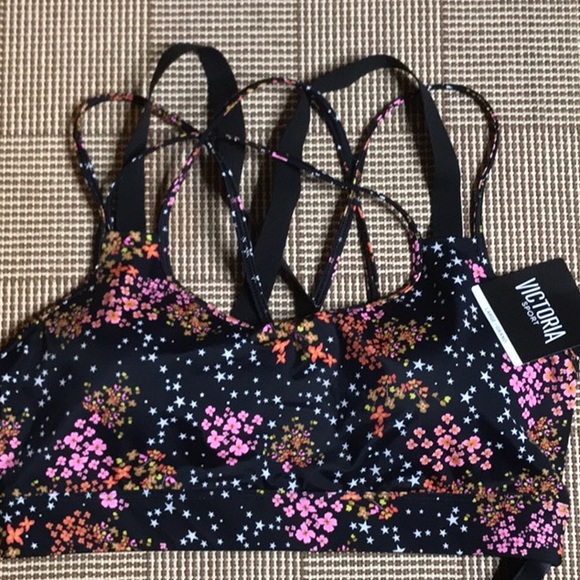 Victoria Sport Bra💃🏽💃🏽💃🏽💃🏽 - Picture 1 of 4
